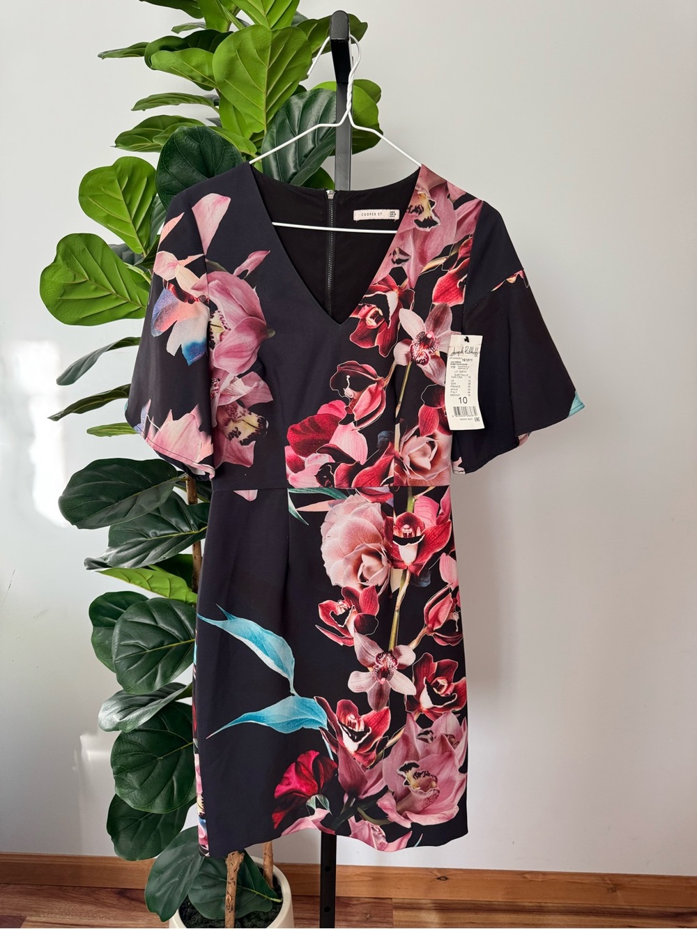 V-Neck Floral Mini Dress in Black & Pink